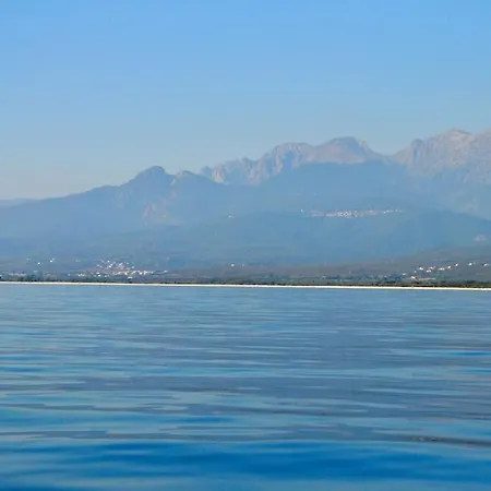 Rez De Machja Vue Et Montagne à 2mn Port Casa de Férias Sari-Solenzara